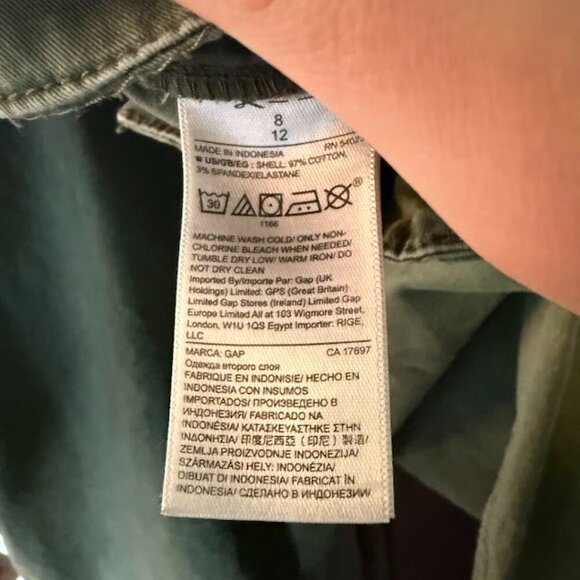 GAP Green Girlfriend Khaki Cropped Pants - Picture 5 of 5